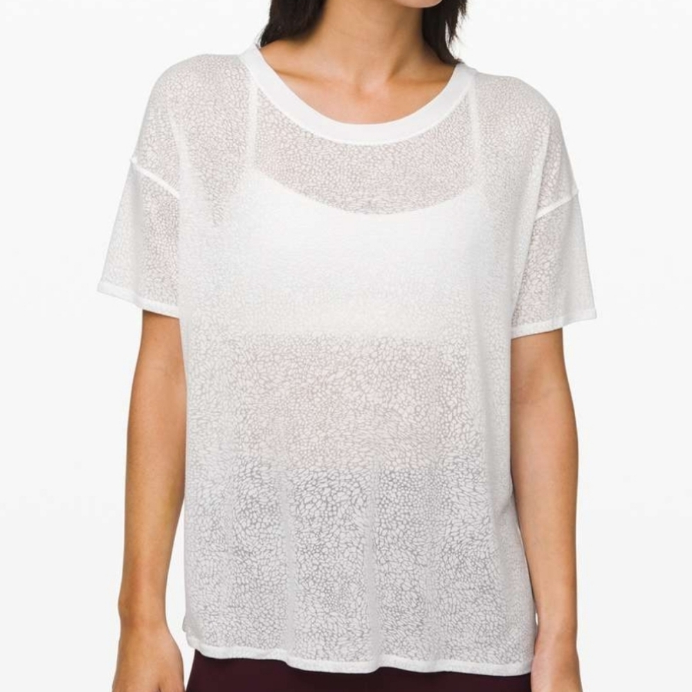 Lululemon Between Moments Tee in the Polar Shift Veil White Sz 12